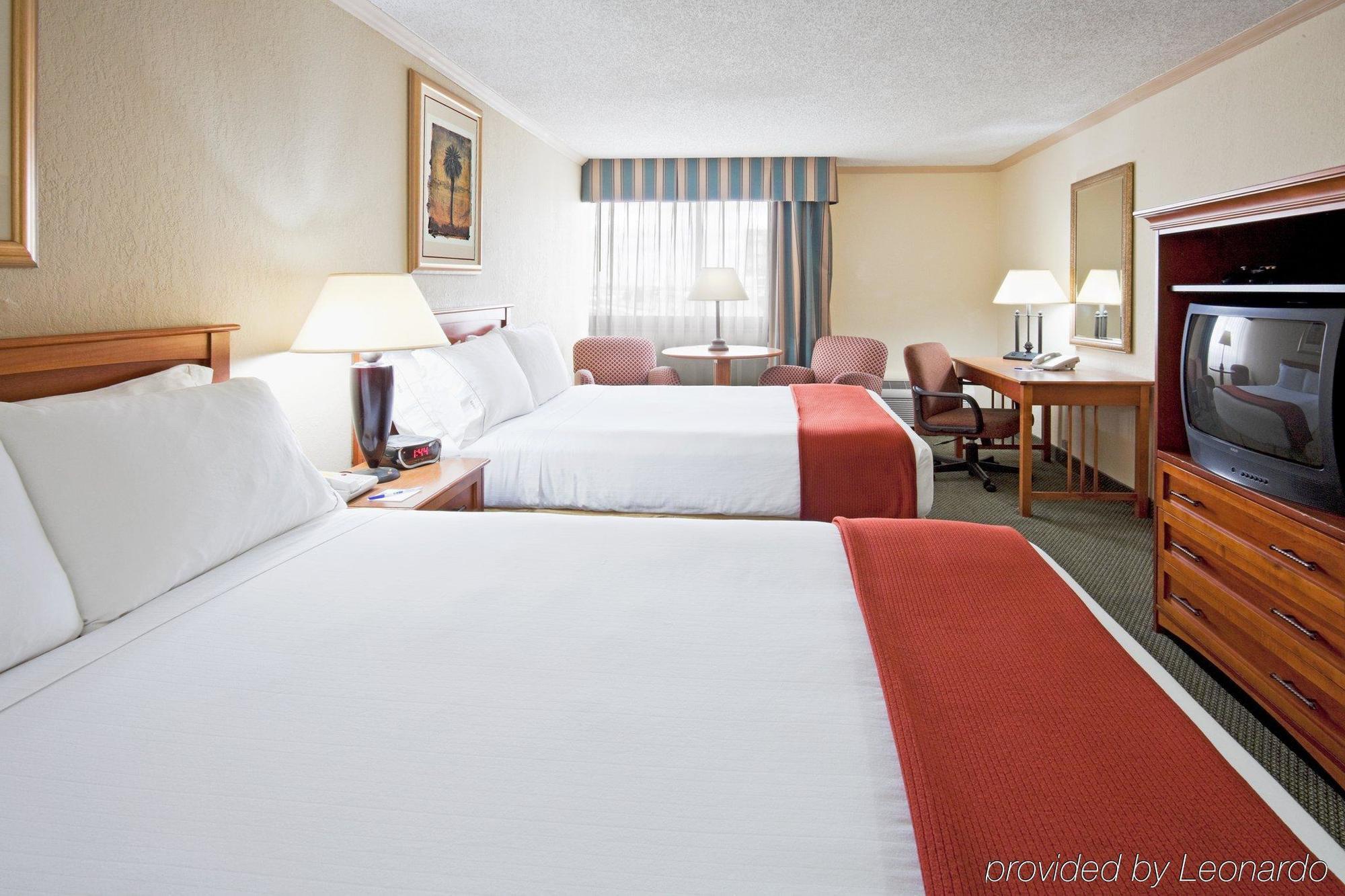 Holiday Inn Express Hotel & Suites Miami - Hialeah, An Ihg Hotel Exterior photo